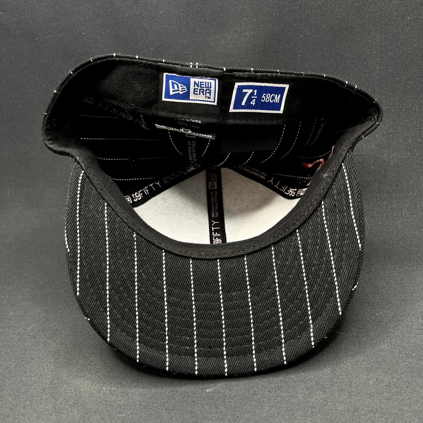 New Era 59FIFTY Red Bull Pinstripe Fitted Hat Black White Size 7 1/4