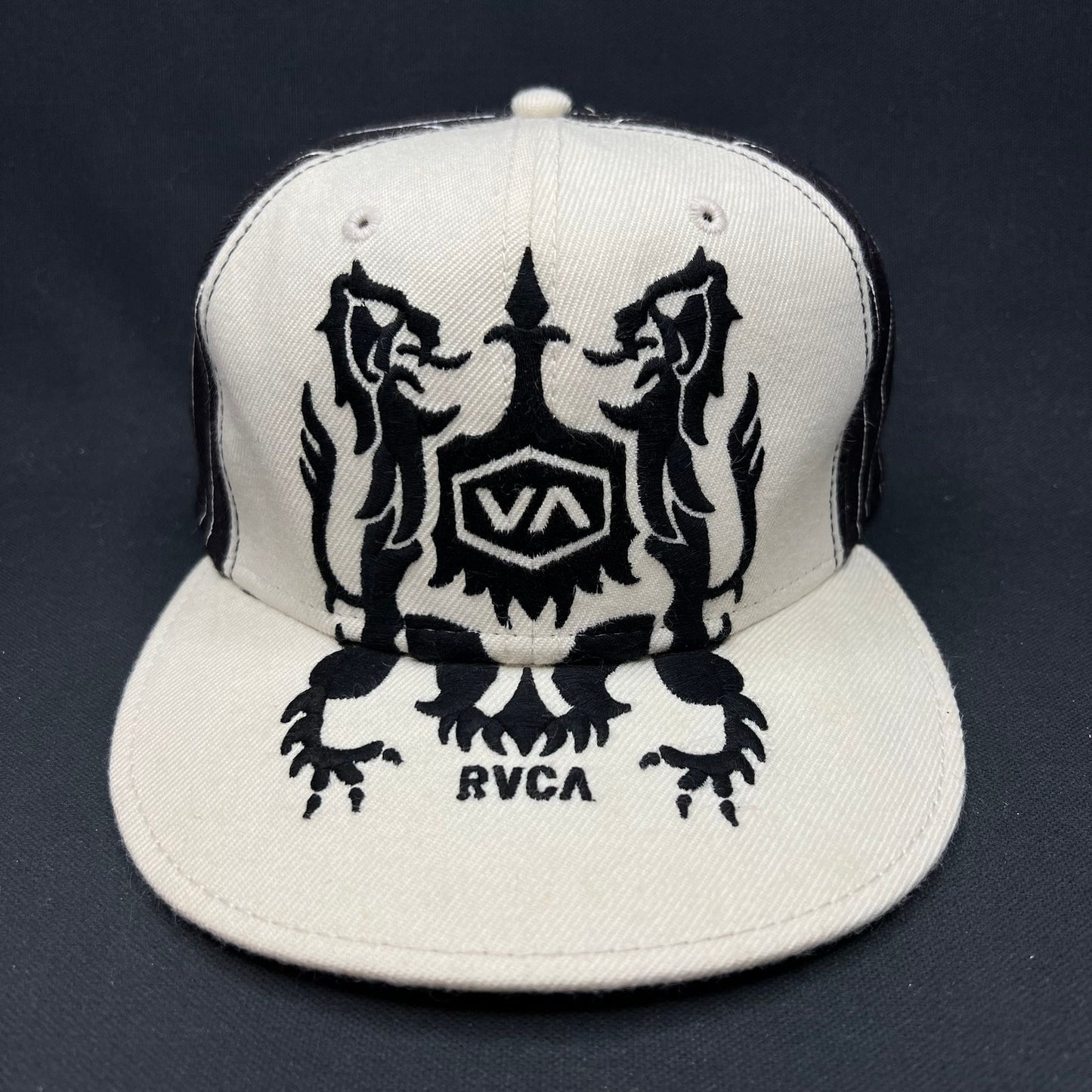 7 1/2 RVCA Crest Graphic Fitted Hat Black White Y2K