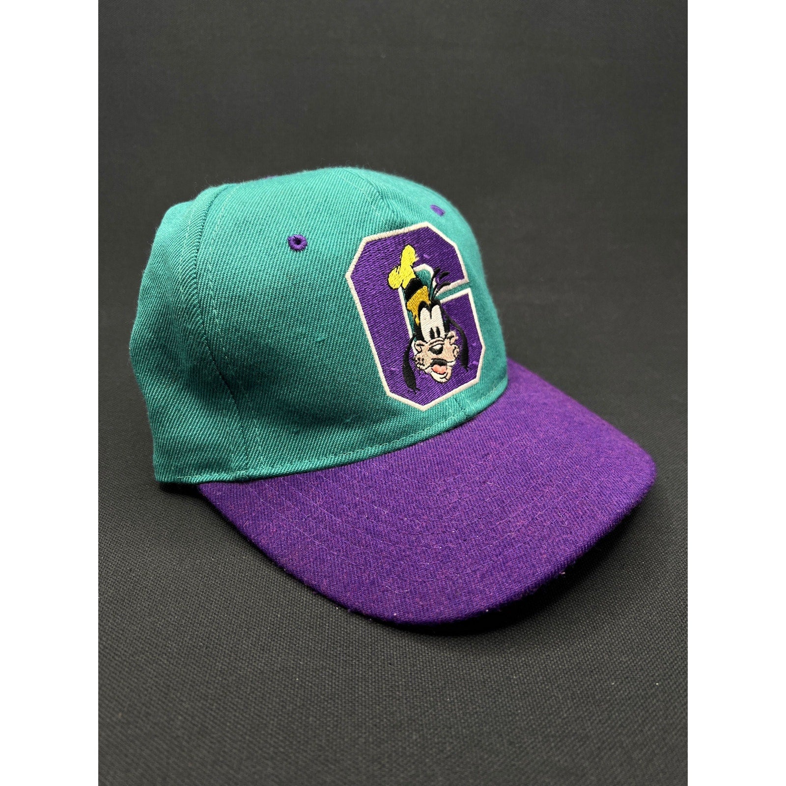 Vintage 1990s Goofy “G” Hat – Teal & Purple Snapback by Mickey Unlimited (Disney)