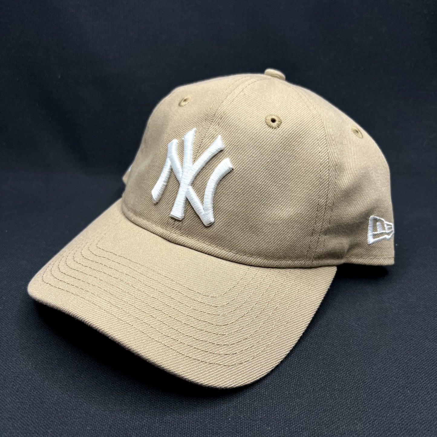 New Era 9TWENTY MoMA New York Yankees Strapback Hat Khaki