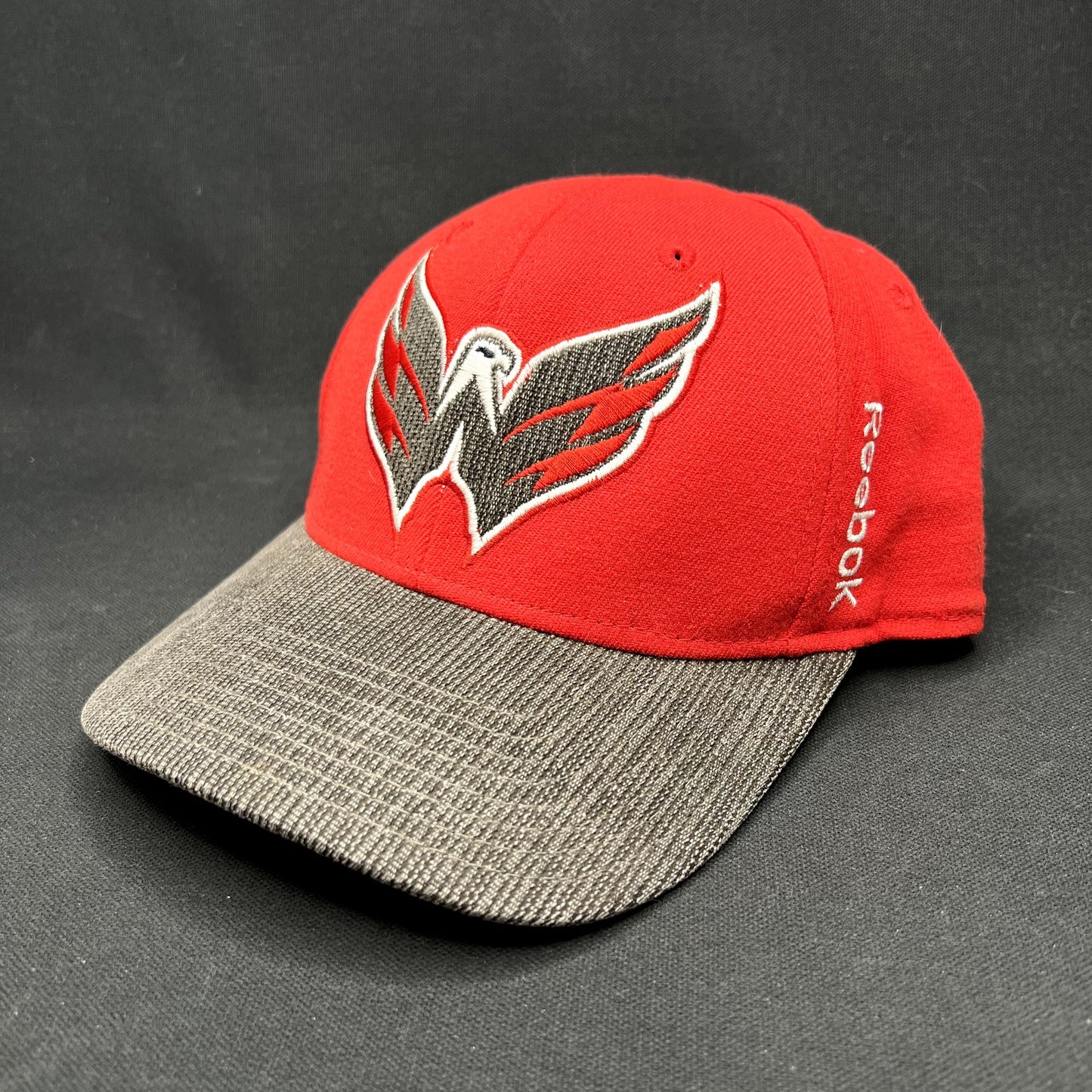 Washington Capitals Reebok Center Ice Fitted Hat L/XL NHL Red Gray