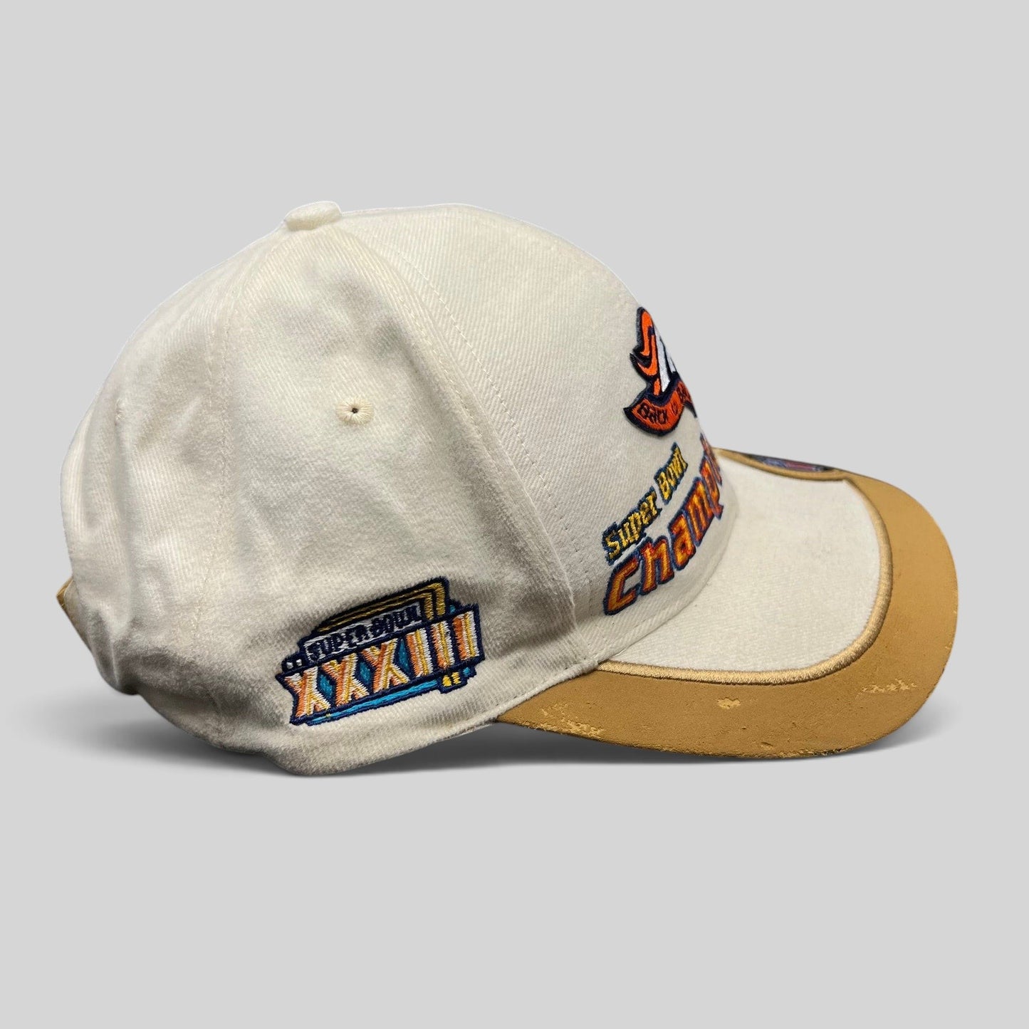 Raree Finds vintage Denver Broncos Super Bowl XXXII snapback hat in white with tan brim and championship embroidery.